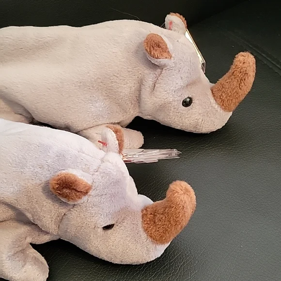 SOLD Rhinoceros 🦏🦏 - Picture 2 of 15